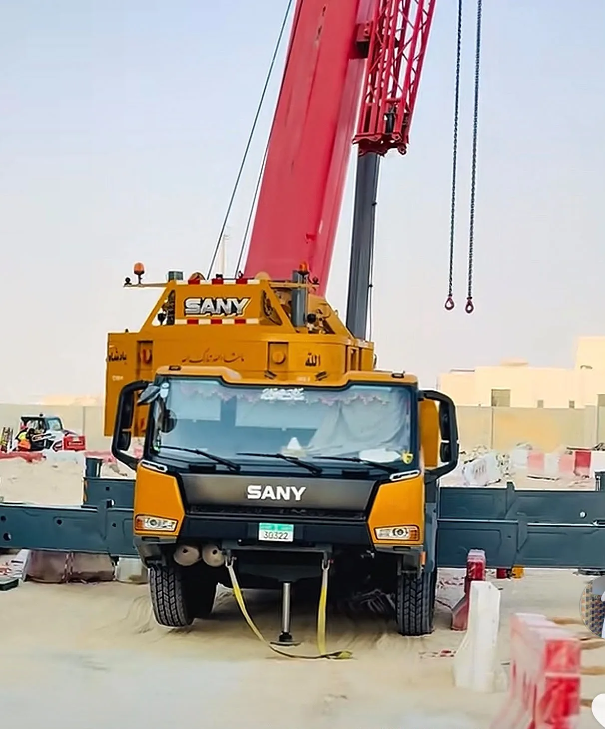 100 Ton Mobile Crane on Rental Basis